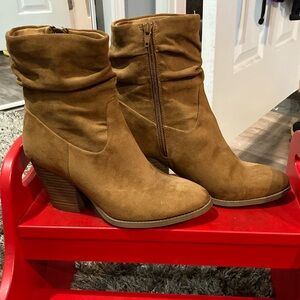 Cognac heeled bootie